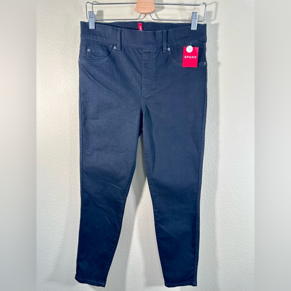 NWT Spanx Woman’s Black Skinny Jeans, petite - Picture 2 of 11